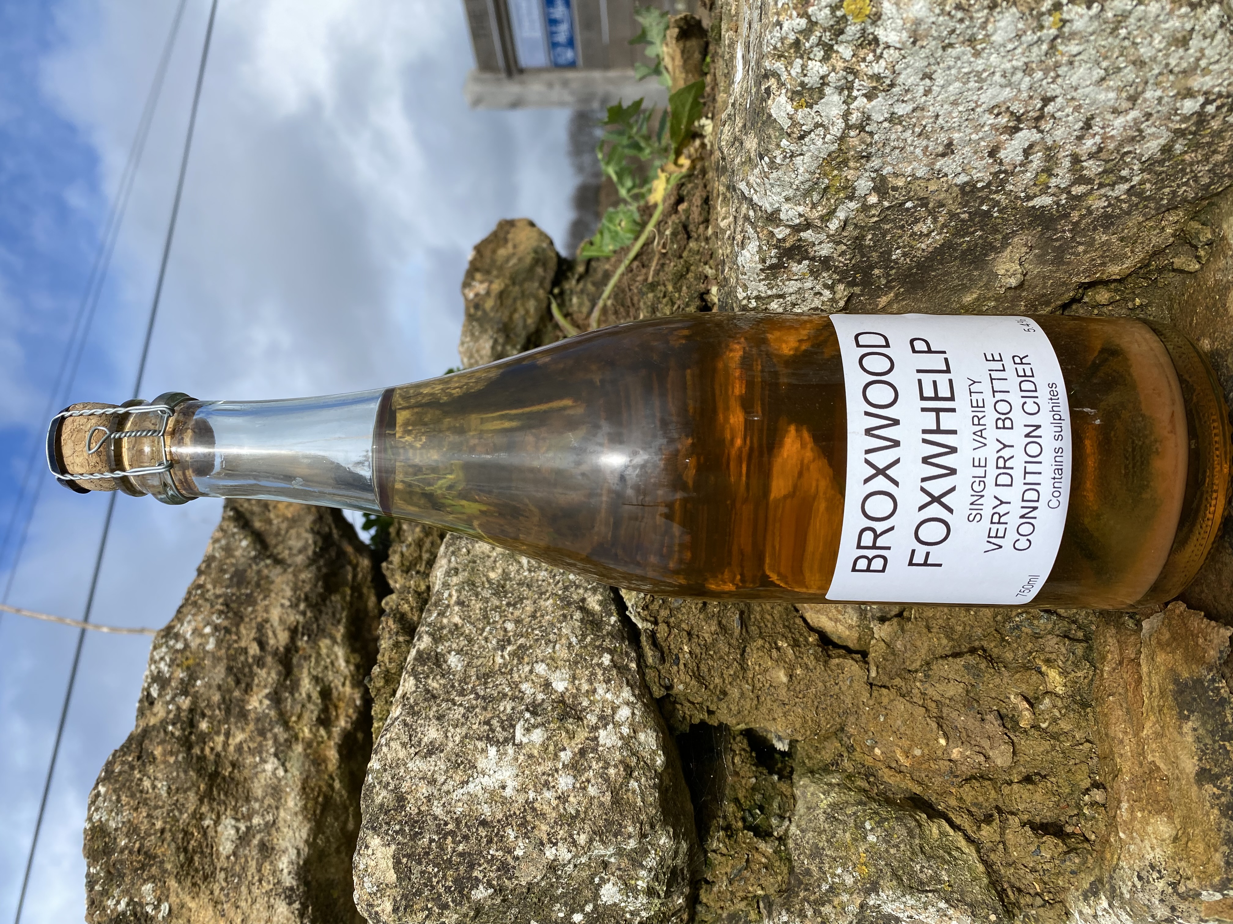 750ml bottle of hecks Broxwood Foxwhelp cider